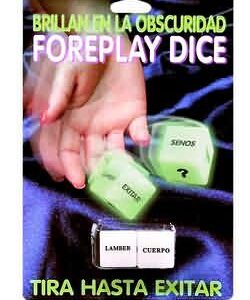 Glow In The Dark Dice Spanish Version Brillan en la obscuridad. Una forma erotica y divertida para traer seduccion a tu vida romantica. Tira los dados