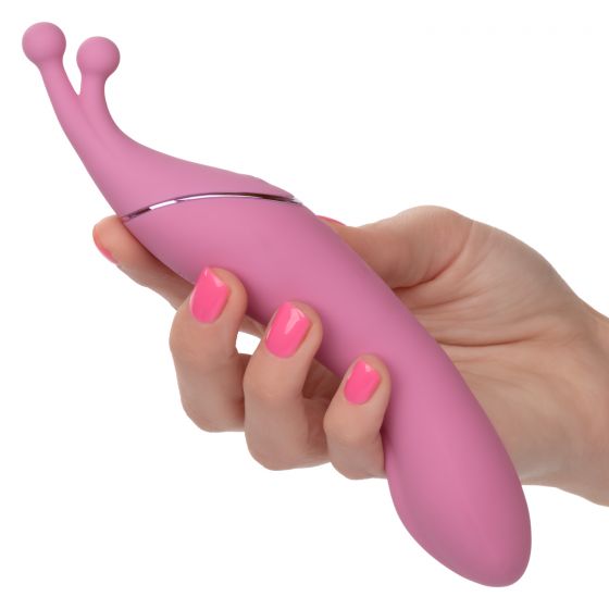(WD) Tempt and Tease Kiss Massager from California Exotic Novelties. The Tempt and Tease Kiss is a dual sided massager that knows exactly what you are craving. Feel the heat rise with the dual ended massager with two distinctive ends