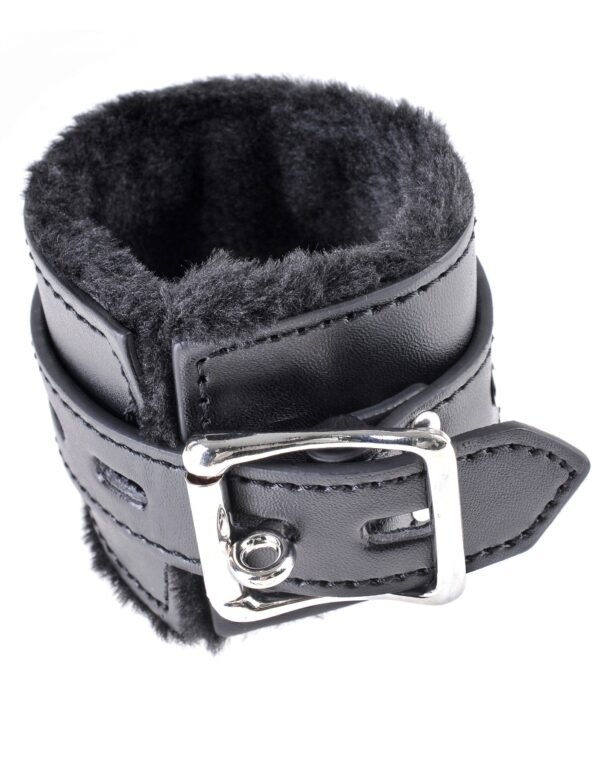 these heavy duty cuffs keep your