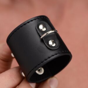 STRICT BALL STRETCHER W D-RING