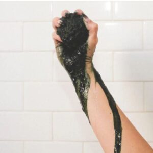 KUSH QUEEN BATH BOMB BLACK MAGIC 250MG